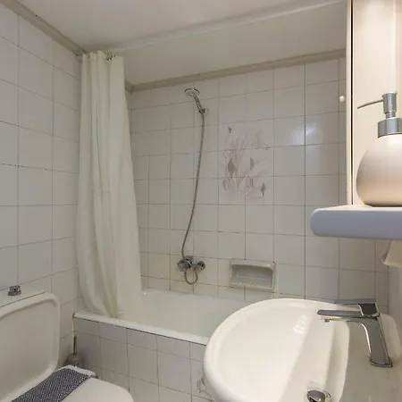 Otto - Spacious Old Town House
