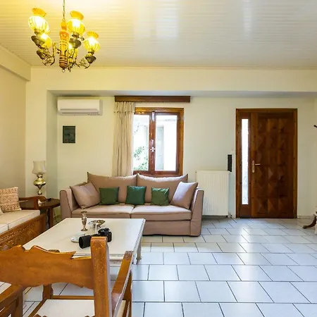 Otto - Spacious Old Town House *